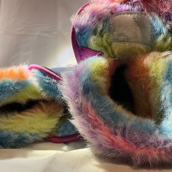 Rainbow High Sierra kids winter boots sz 5 cute - Picture 2 of 5